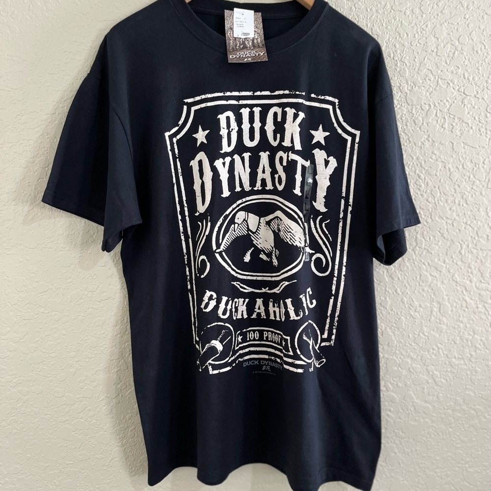 NWT Duck Dynasty short sleeve Graphic Tee shirt Crew 100% Cotton Large Black